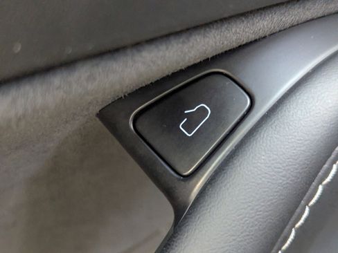 Used 2023 Tesla Model Y Long Range image 19