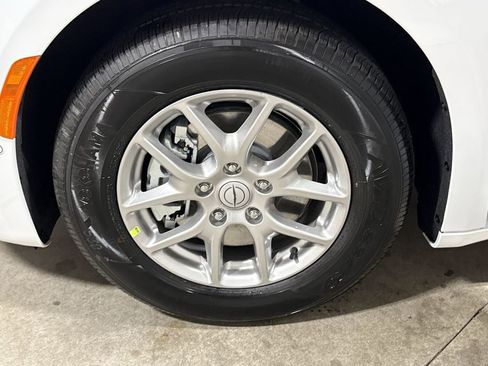 New 2026 Chrysler Pacifica Select image 24