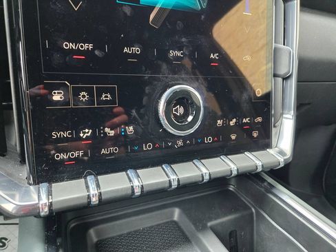 Used 2025 GMC Acadia AT4 w/ Luxury Package AWD/4WD image 27