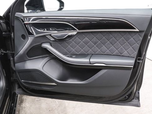 Used 2024 Audi S8 image 22