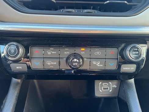 Used 2025 Jeep Compass Limited AWD/4WD image 13