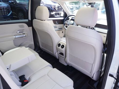 Used 2021 Mercedes-Benz GLB 250 4MATIC image 10