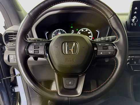 Used 2023 Honda Pilot TrailSport image 14
