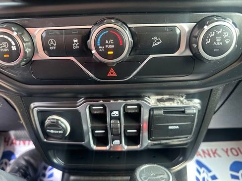 Used 2019 Jeep Wrangler Unlimited Sport S AWD/4WD image 32