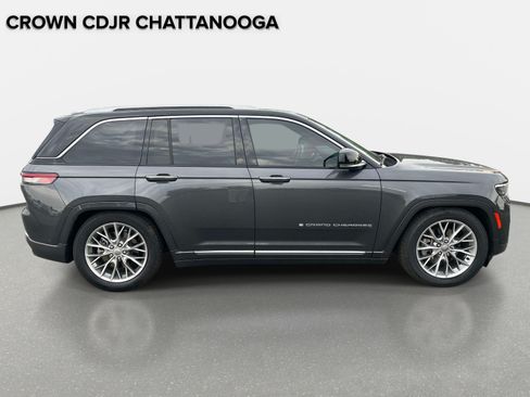 Used 2022 Jeep Grand Cherokee Summit w/ Advanced Protech Group IV AWD/4WD image 7
