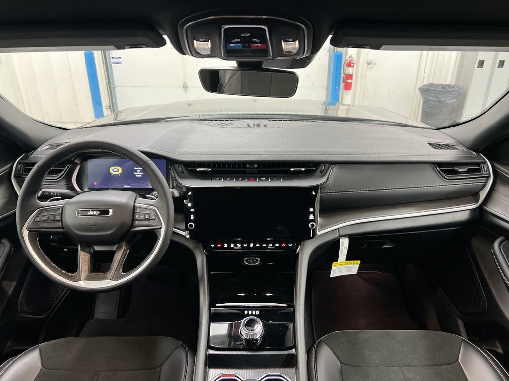 New 2026 Jeep Grand Cherokee Altitude RWD image 10