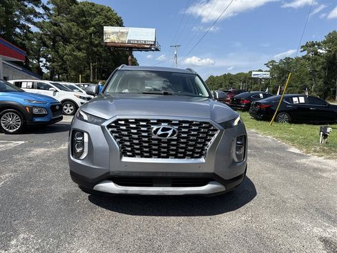 Used 2020 Hyundai Palisade SEL w/ Premium Package FWD image 2