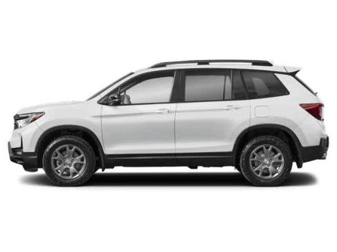 Used 2024 Honda Passport TrailSport image 3