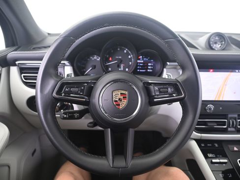Certified 2023 Porsche Macan AWD/4WD image 35