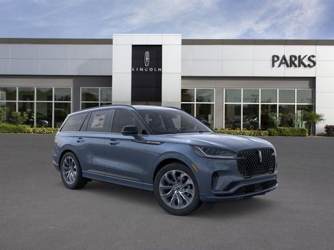 New 2026 Lincoln Aviator 2WD w/ Jet Appearance Package image 7