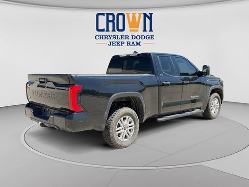 Used 2022 Toyota Tundra SR5 w/ SR5 Convenience Package AWD/4WD image 3