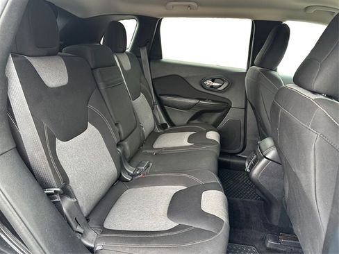 Used 2014 Jeep Cherokee Latitude w/ Cold Weather Group image 44