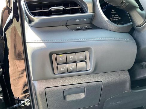 New 2026 Toyota Highlander Limited AWD/4WD image 19