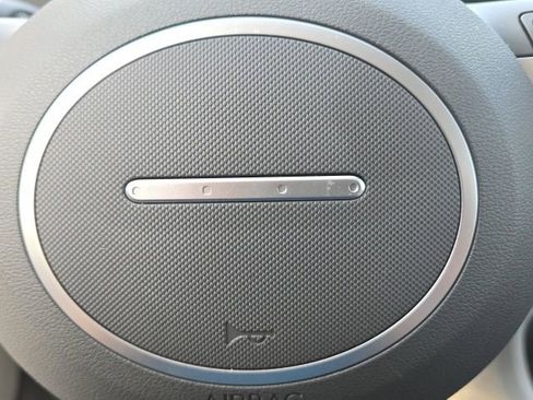 Used 2025 Hyundai Kona SEL AWD/4WD image 23