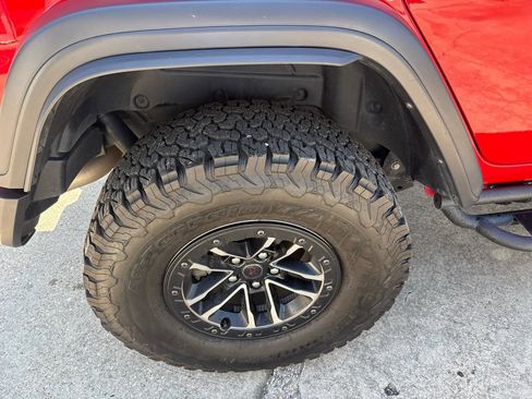 Used 2024 Jeep Wrangler Unlimited Rubicon w/ XTREMEE 35" Tire Package image 25