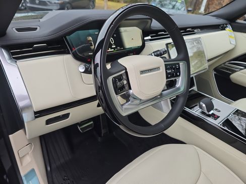 New 2026 Land Rover Range Rover SE image 16