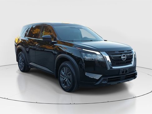 Used 2024 Nissan Pathfinder S w/ Cargo Package image 3