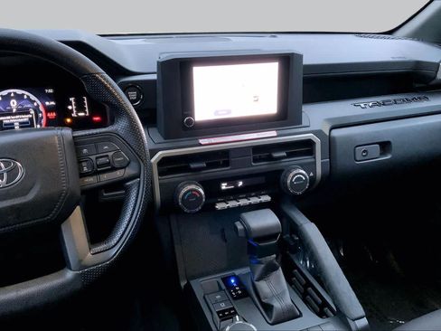 Used 2025 Toyota Tacoma SR AWD/4WD image 7