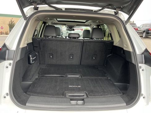 Used 2024 Nissan Rogue Platinum w/ Platinum Premium Package image 32