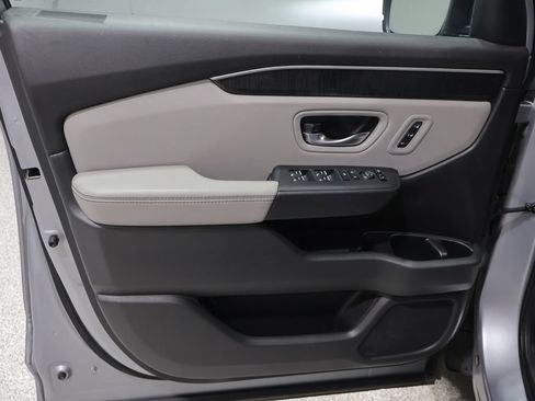 Used 2023 Honda Pilot Elite image 13