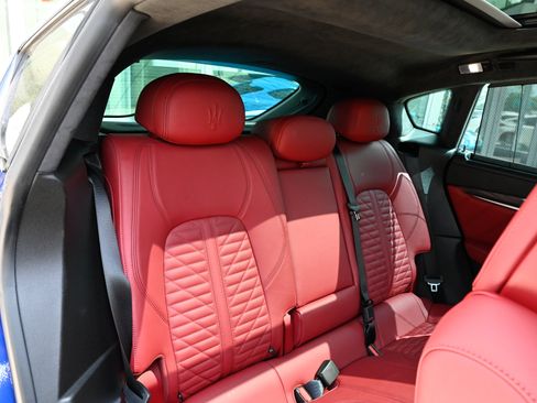 Used 2023 Maserati Levante Trofeo AWD/4WD image 53