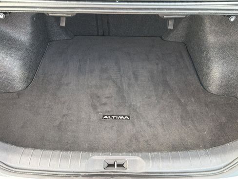 Used 2025 Nissan Altima 2.5 SV FWD image 32