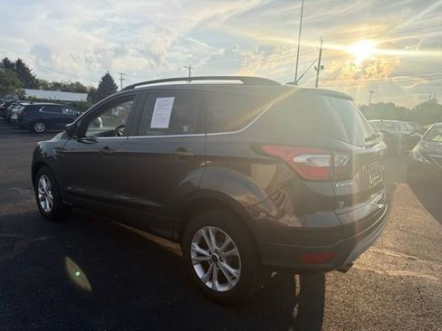 Used 2018 Ford Escape SE w/ Ford Safe & Smart Package AWD/4WD image 5