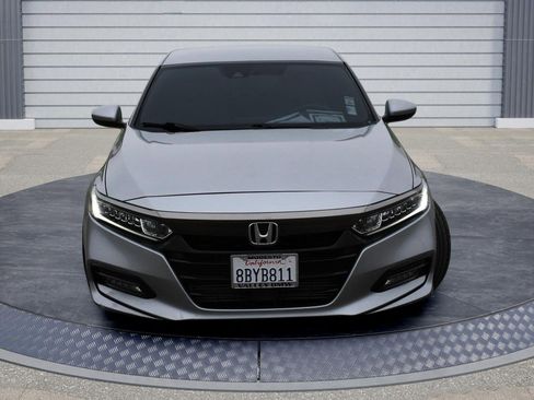 Used 2018 Honda Accord Sport image 2