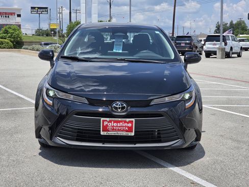 Used 2026 Toyota Corolla LE FWD image 2