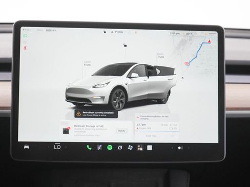 Used 2024 Tesla Model Y Long Range AWD/4WD image 18
