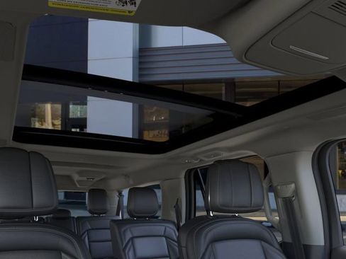 New 2026 Lincoln Navigator L Reserve AWD/4WD image 24