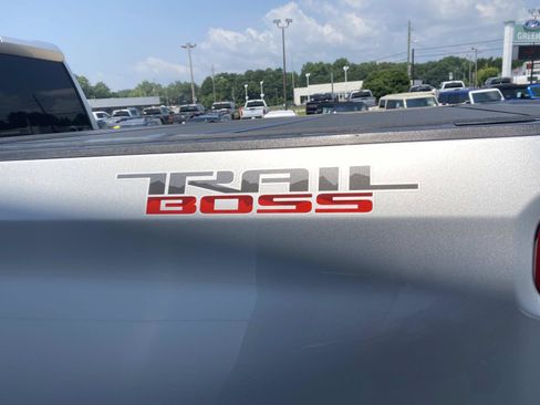 Used 2020 Chevrolet Silverado 1500 LT Trail Boss w/ Bed Protection Package AWD/4WD image 10