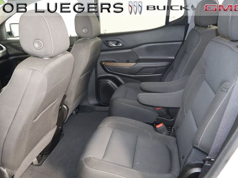 Certified 2023 GMC Acadia SLE w/ Driver Convenience Package image 13