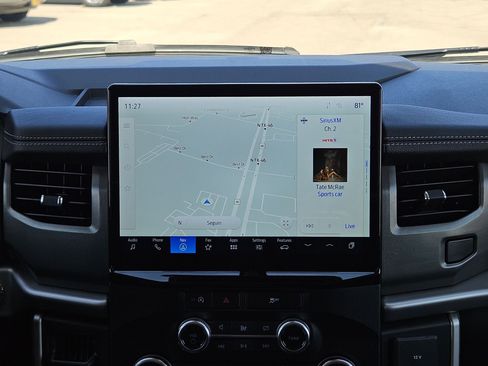 Used 2024 Ford Expedition XLT image 17