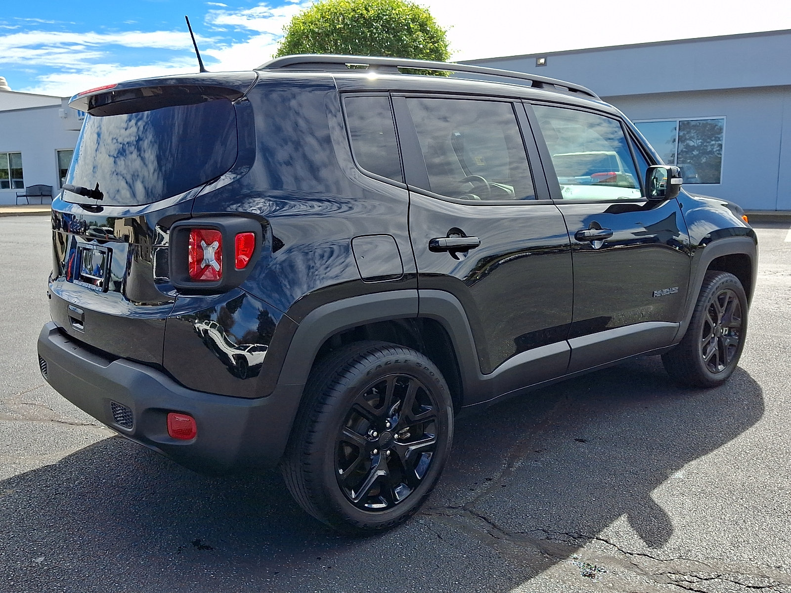 Certified 2023 Jeep Renegade Altitude AWD/4WD image 4