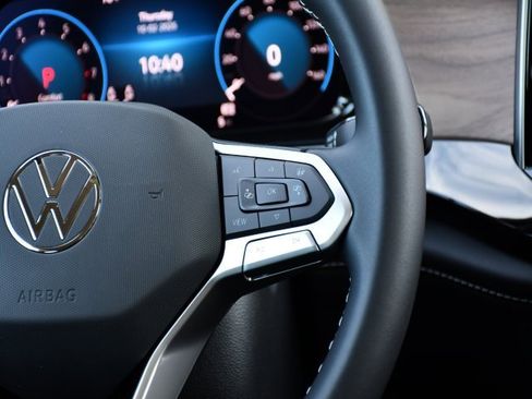 New 2026 Volkswagen Atlas SE image 25