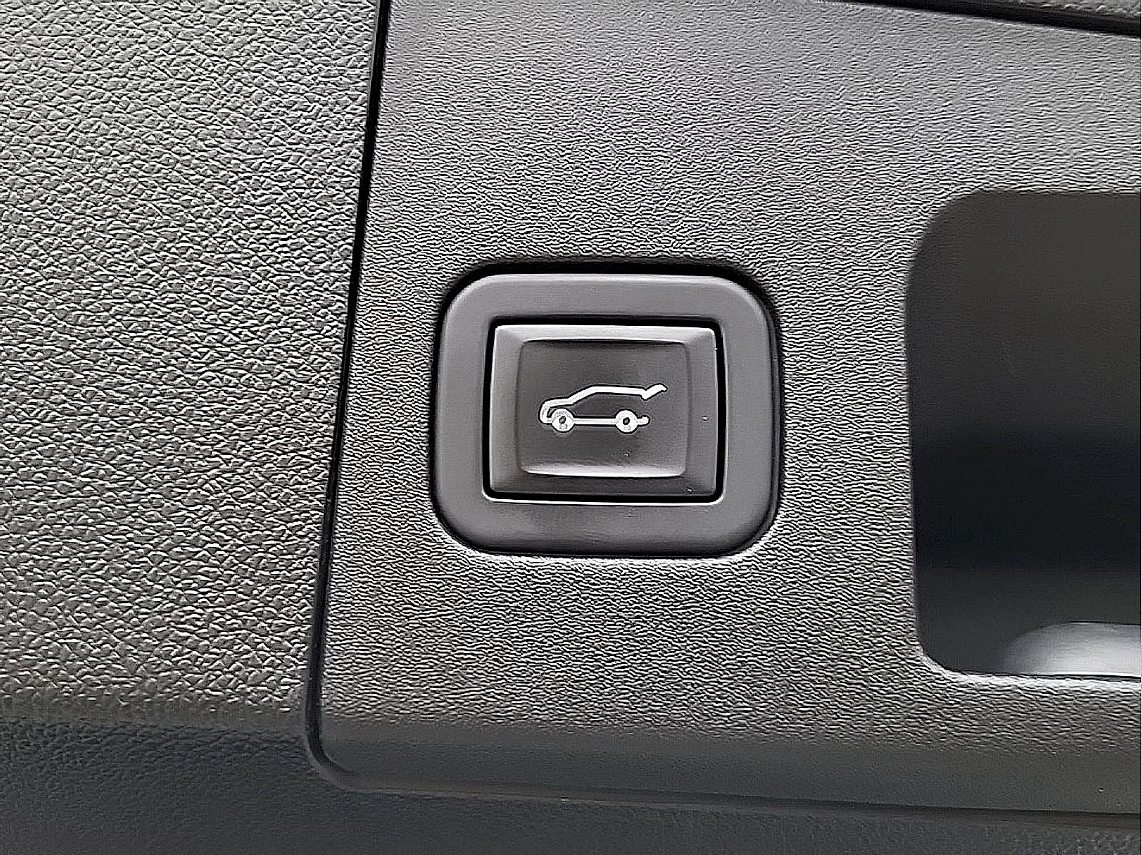 Used 2023 Cadillac XT4 Sport AWD/4WD image 29