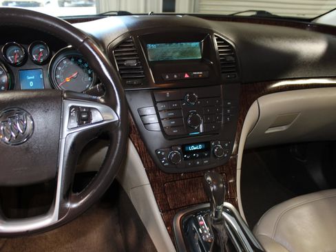 Used 2012 Buick Regal Leather FWD image 13
