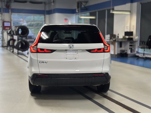 Used 2024 Honda CR-V EX-L image 6