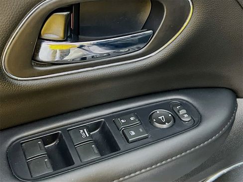 Used 2019 Honda HR-V Touring image 20