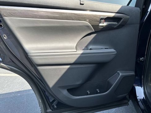 New 2026 Toyota Highlander Limited AWD/4WD image 17