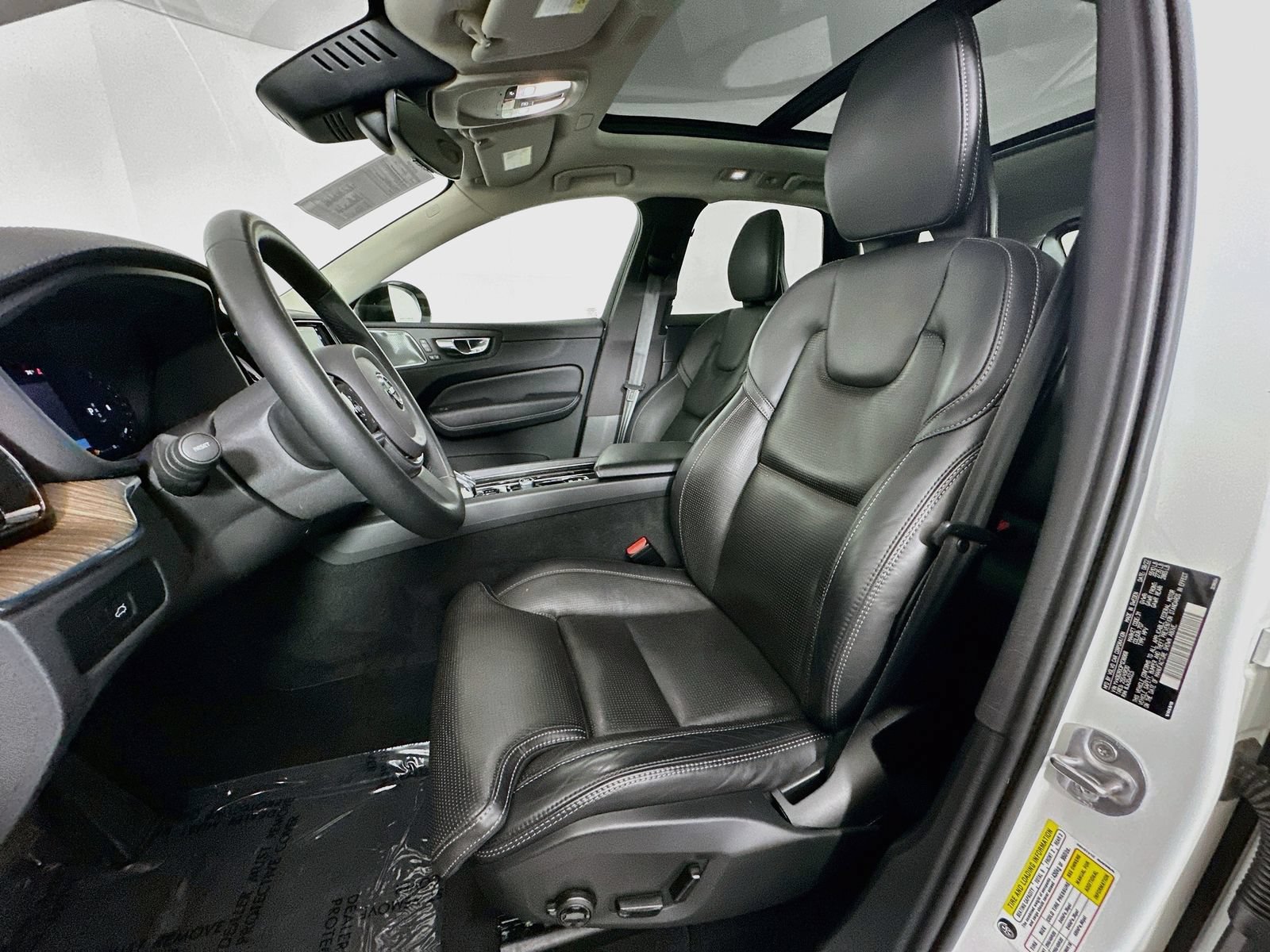 Used 2023 Volvo XC60 B6 Ultimate AWD/4WD image 22
