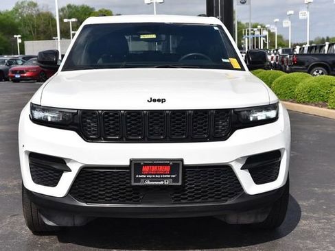 Used 2024 Jeep Grand Cherokee Altitude image 4