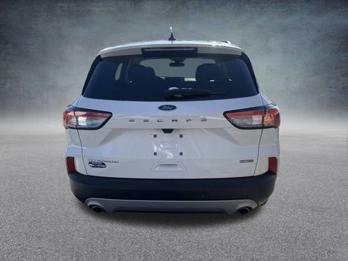 Used 2021 Ford Escape Titanium image 4
