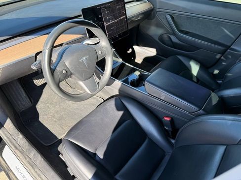 Used 2018 Tesla Model 3 Long Range image 2