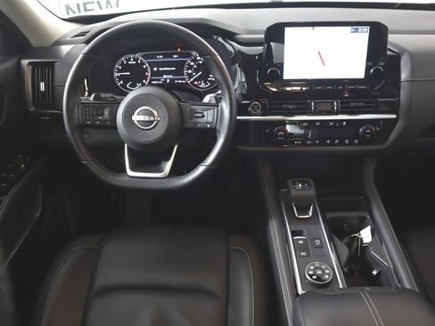 Used 2022 Nissan Pathfinder SL AWD/4WD image 22