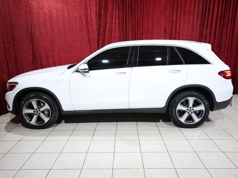 Used 2019 Mercedes-Benz GLC 300 w/ Premium Package image 4
