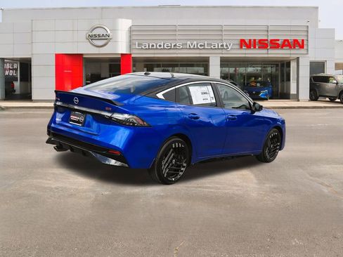 New 2026 Nissan Sentra SR w/ Floor Mat Package FWD image 3