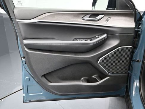 New 2026 Jeep Grand Cherokee L Limited image 14