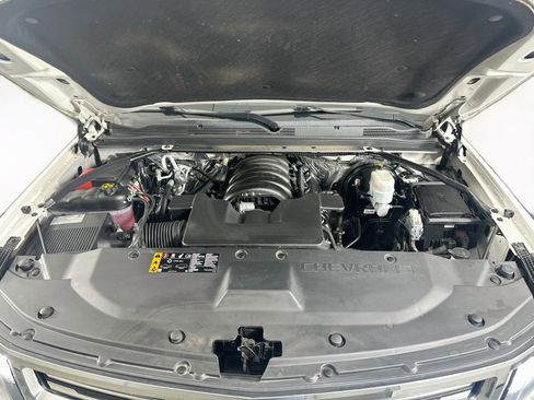 Used 2017 Chevrolet Suburban Premier AWD/4WD image 37